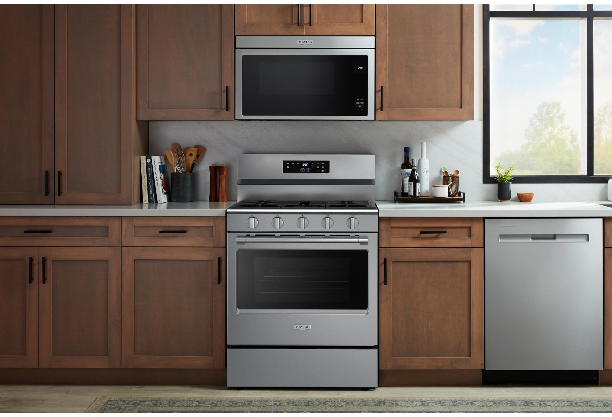 Maytag 4 Piece Stainless Steel Kitchen Package with 36