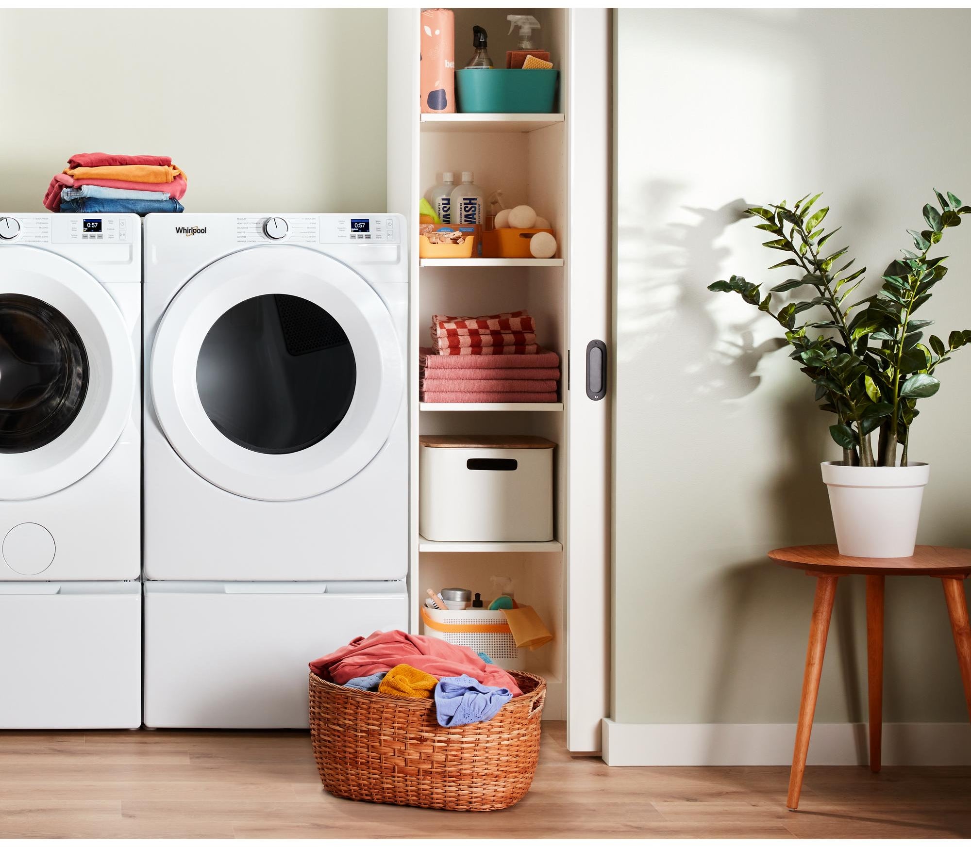 Whirlpool Side by Side Front Load Washer and Gas Dryer Pair in White