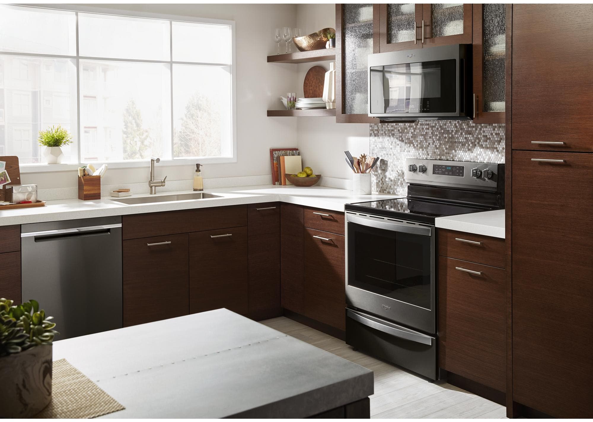 Whirlpool WEE750H0HV Black Stainless Steel