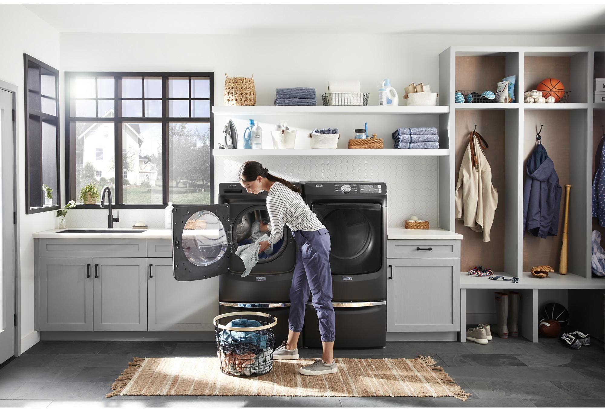 Maytag MHW6630MBK Volcano Black