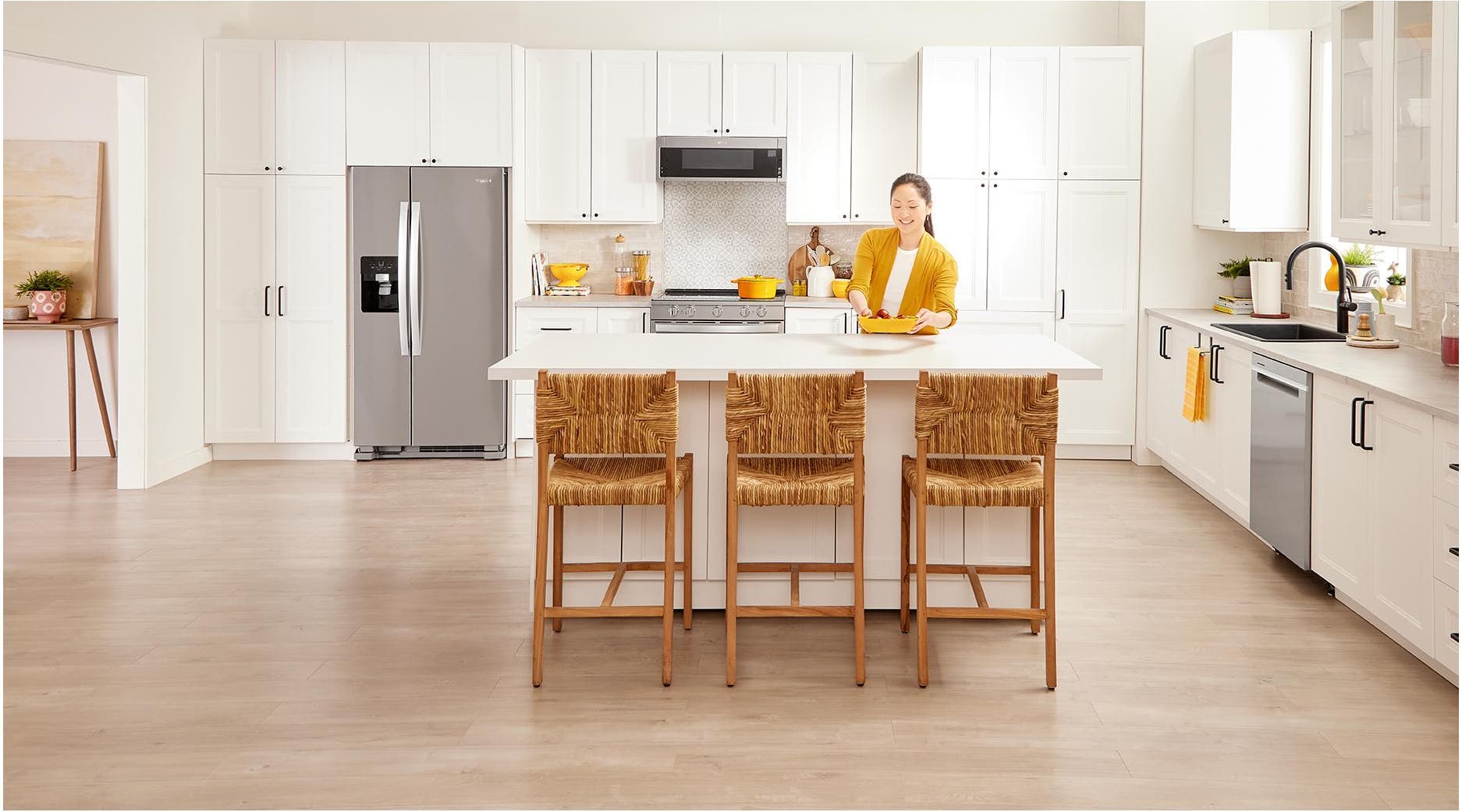 Whirlpool WRS312SNHM Monochromatic Stainless Steel