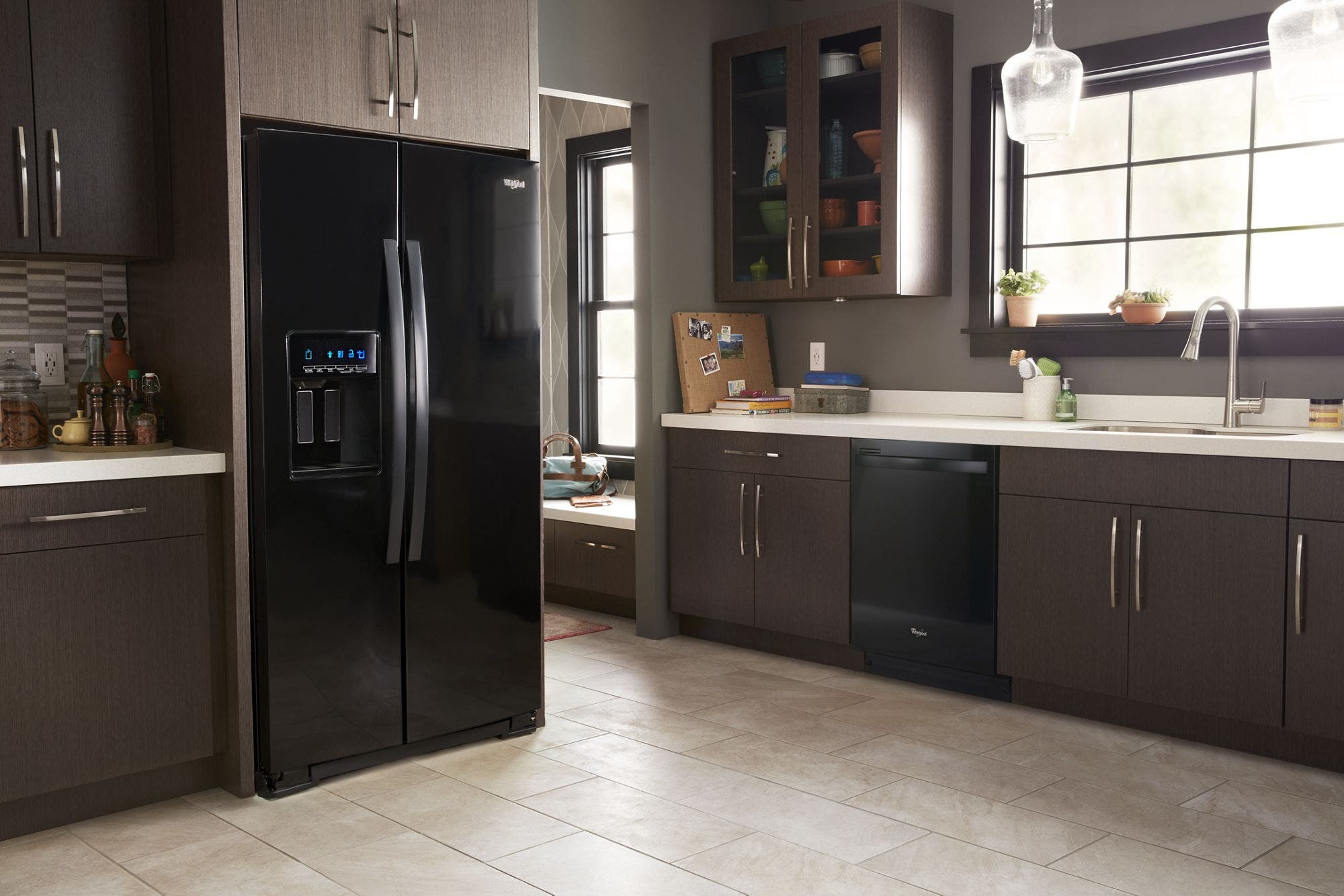 Whirlpool WRS571CIHB Black