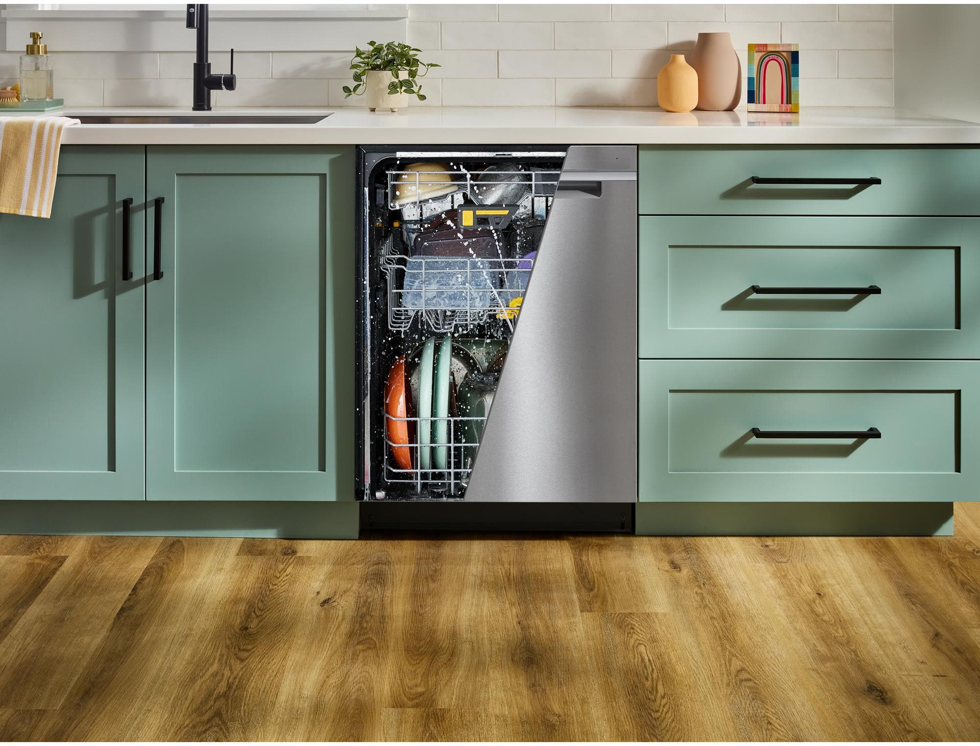 Whirlpool WDTS8024SZ Fingerprint-Resistant Stainless Steel
