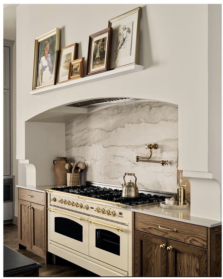 Ilve UP60FNMPAWGLP Antique White, Brass Trim, Triple Glass Door
