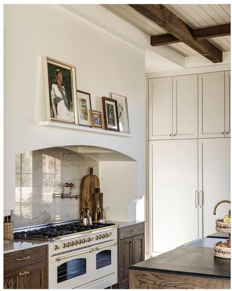 Ilve UP60FNMPAWGLP Antique White, Brass Trim, Triple Glass Door