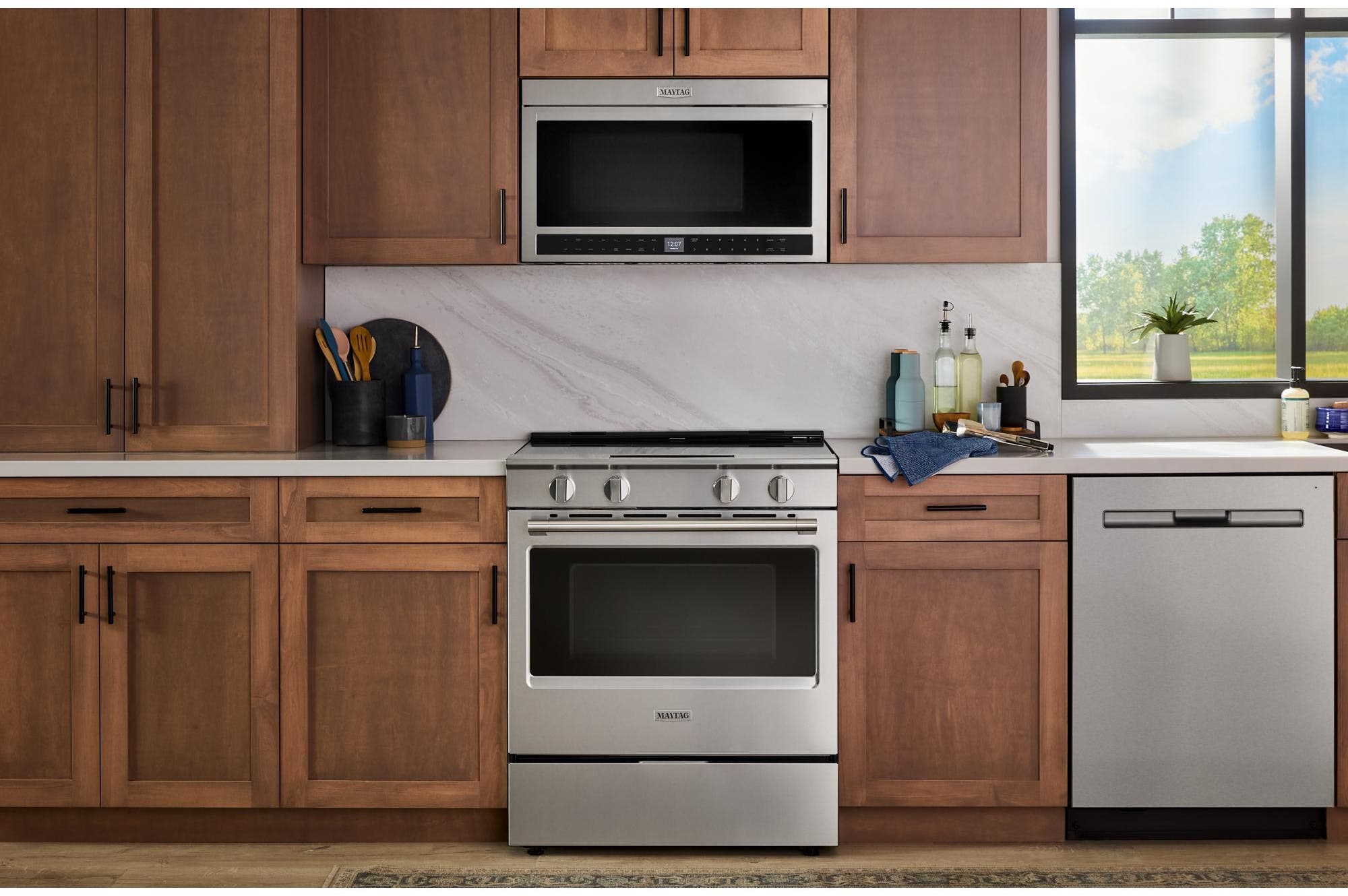 Maytag MSES7030SZ Fingerprint-Resistant Stainless Steel