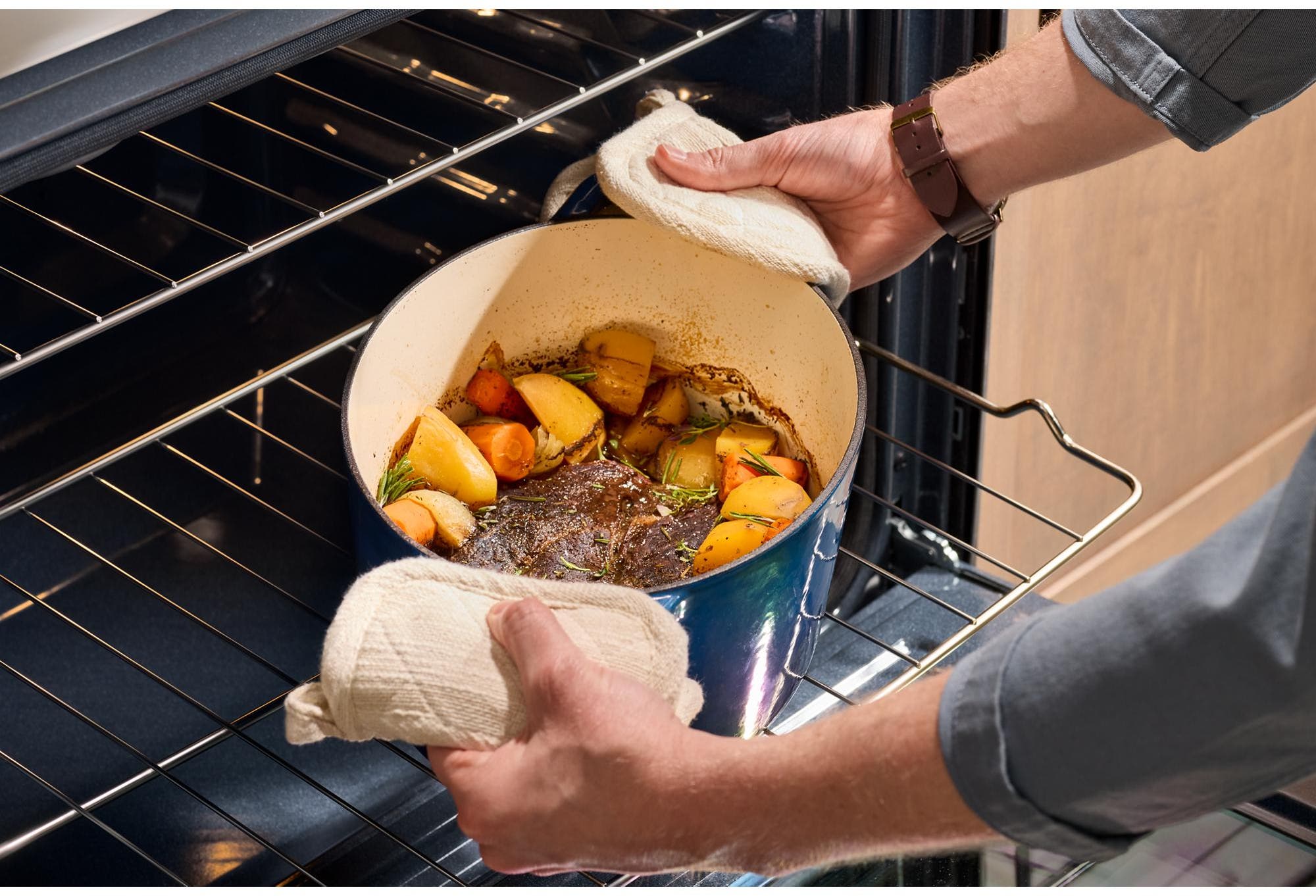 Maytag MSES7030SZ Fingerprint-Resistant Stainless Steel