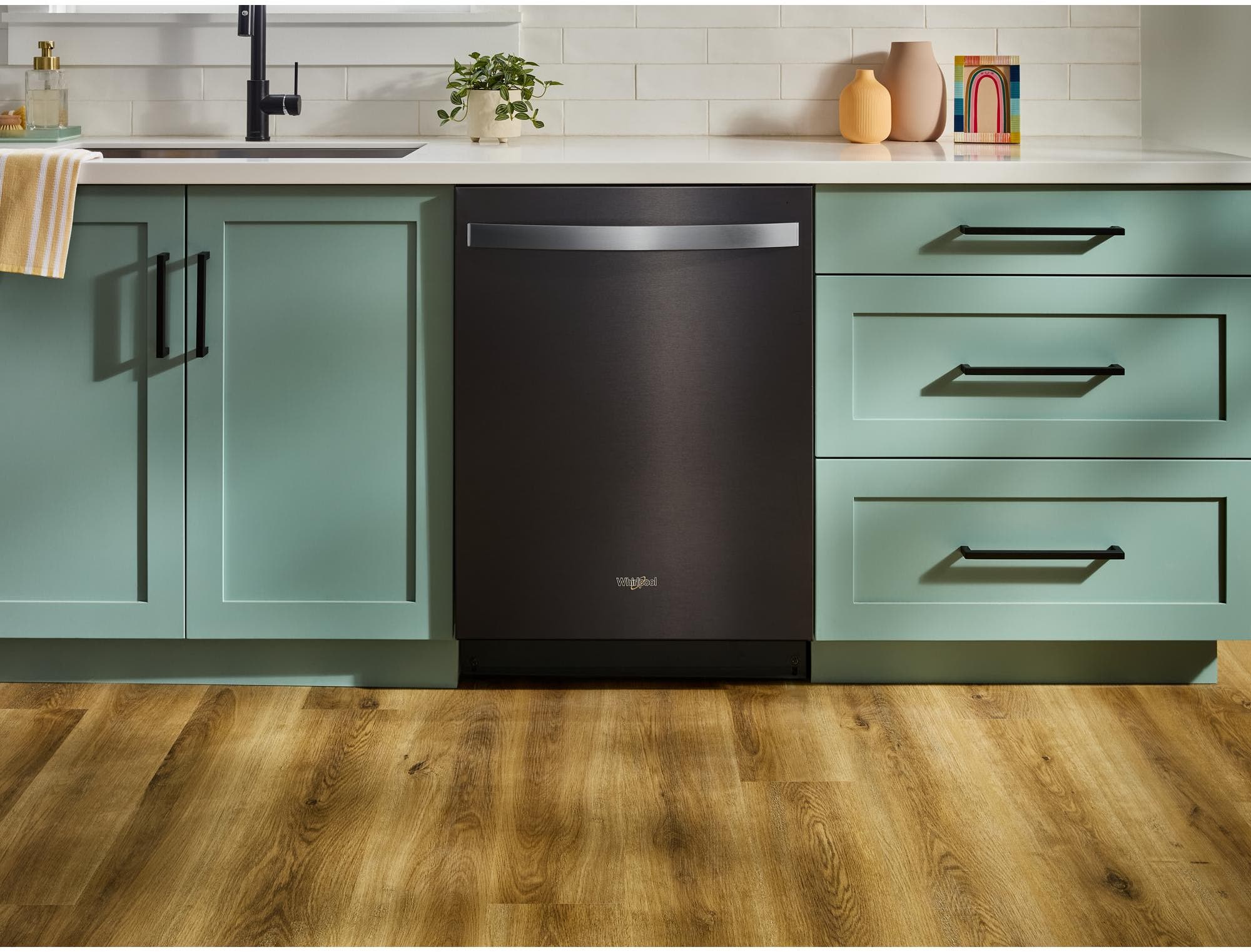Whirlpool WDTS8024SV Fingerprint-Resistant Black Stainless Steel