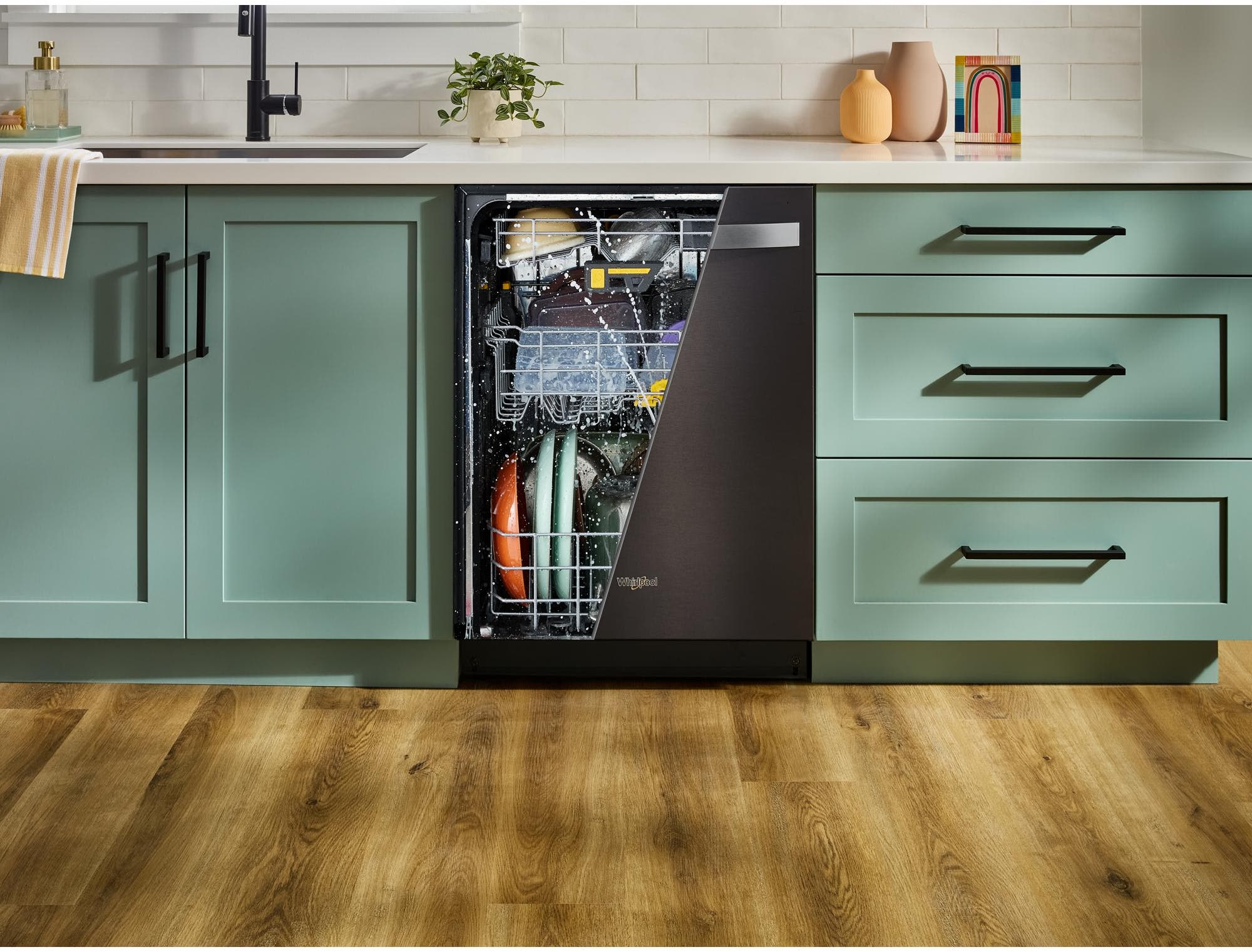 Whirlpool WDTS8024SV Fingerprint-Resistant Black Stainless Steel