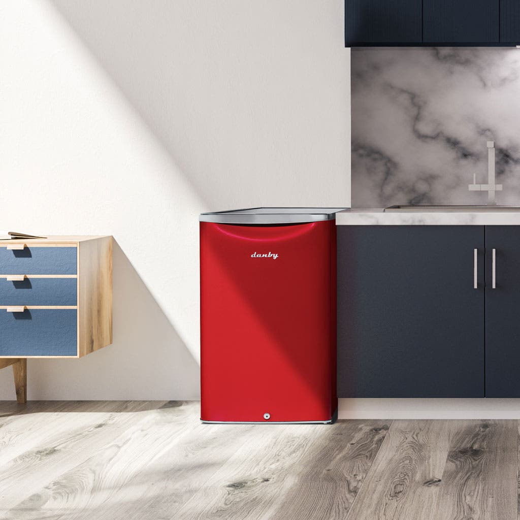 Danby DAR044A6LDB Scarlett Red Metallic