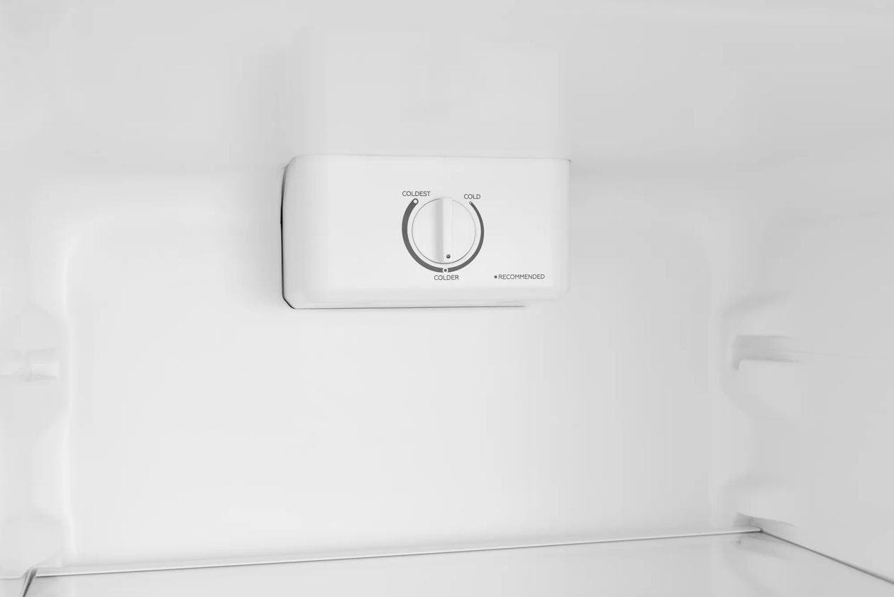 Frigidaire FFUE0725AW White