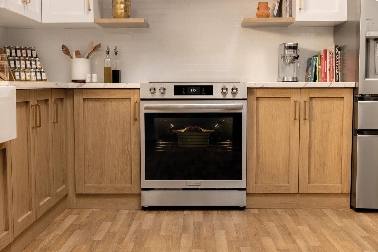 Frigidaire GCFE3070BF Stainless Steel