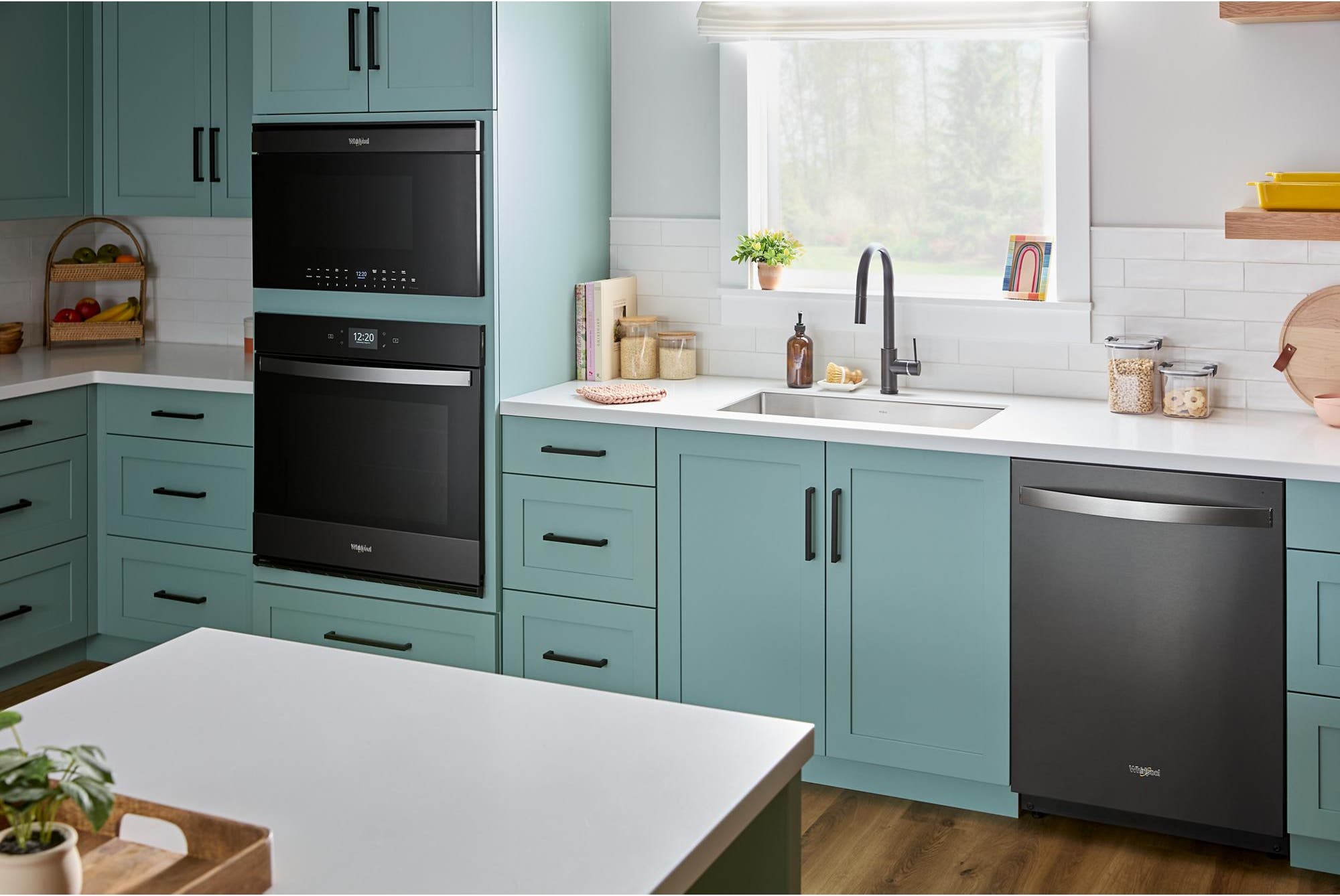 Whirlpool WMBT7030SV Black Stainless Finish