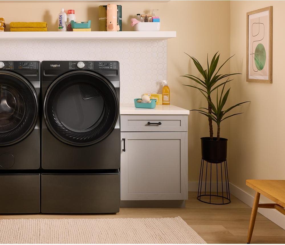 Whirlpool WED5720RU Volcano Black