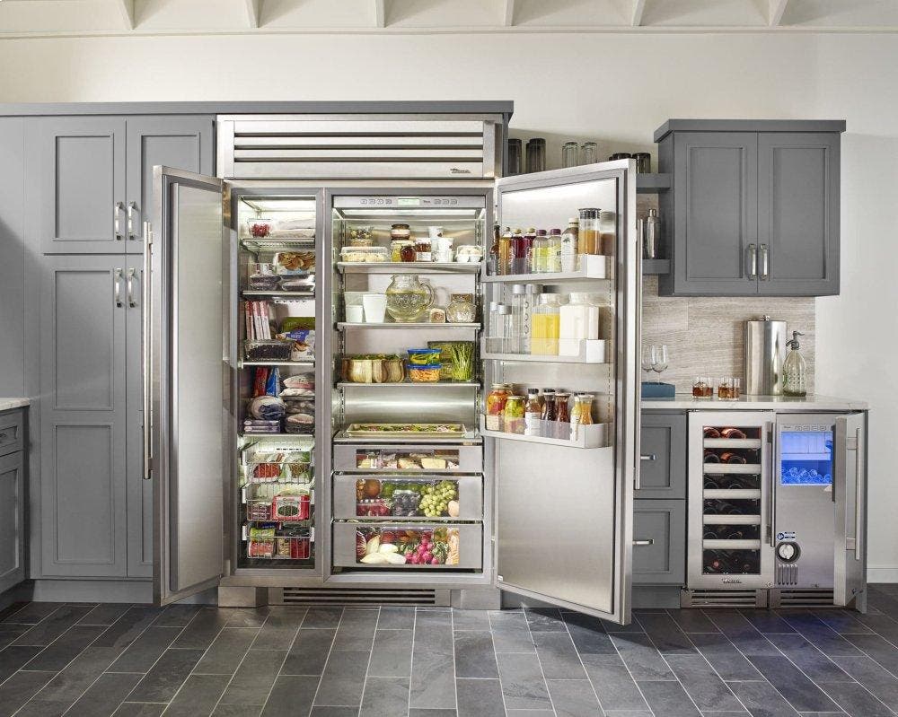 True Residential TR48SBSSGC050H04 Antique White Finish, Stainless Steel Hardware