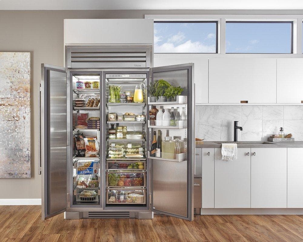 True Residential TR48SBSSGC050H04 Antique White Finish, Stainless Steel Hardware