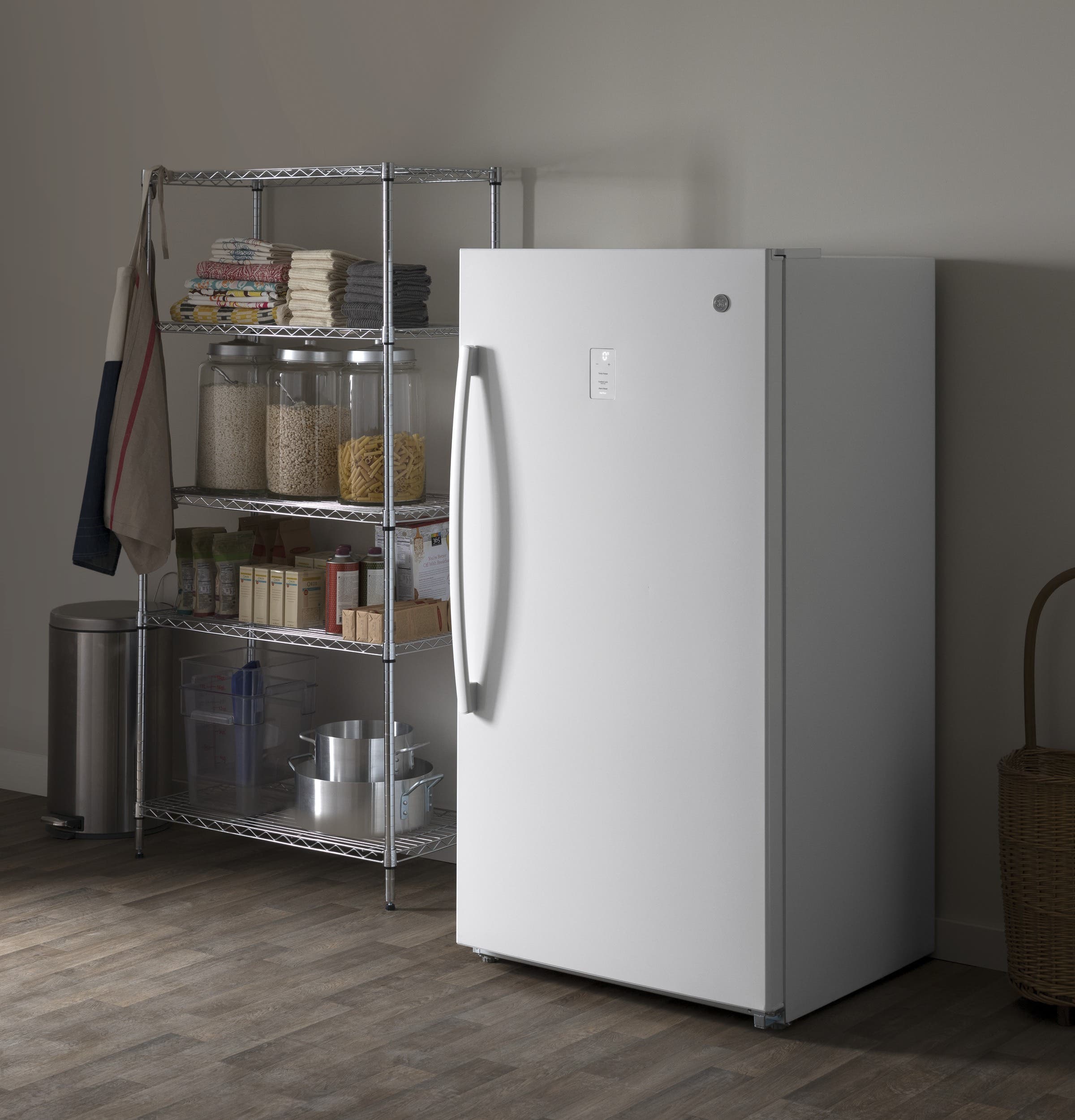 GE FUF17DLRWW White