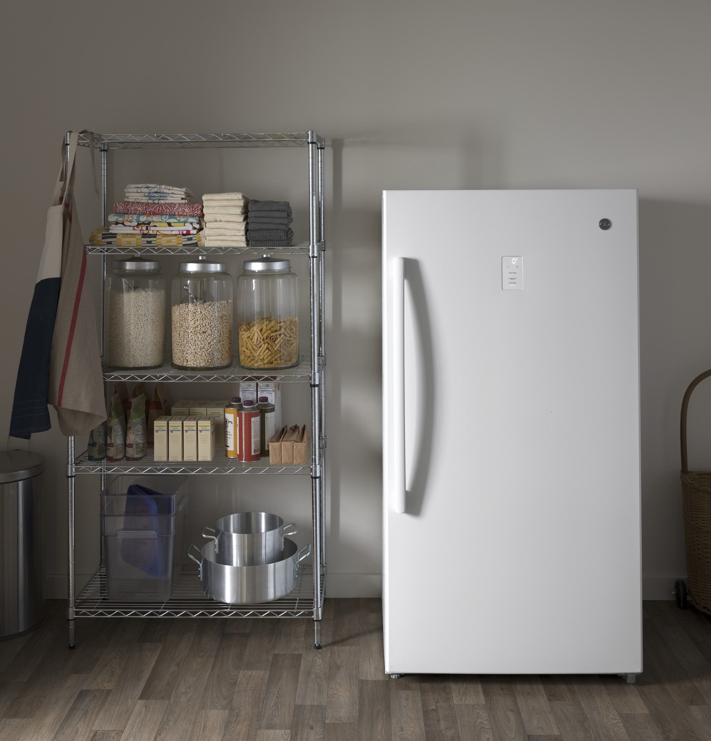 GE FUF17DLRWW White