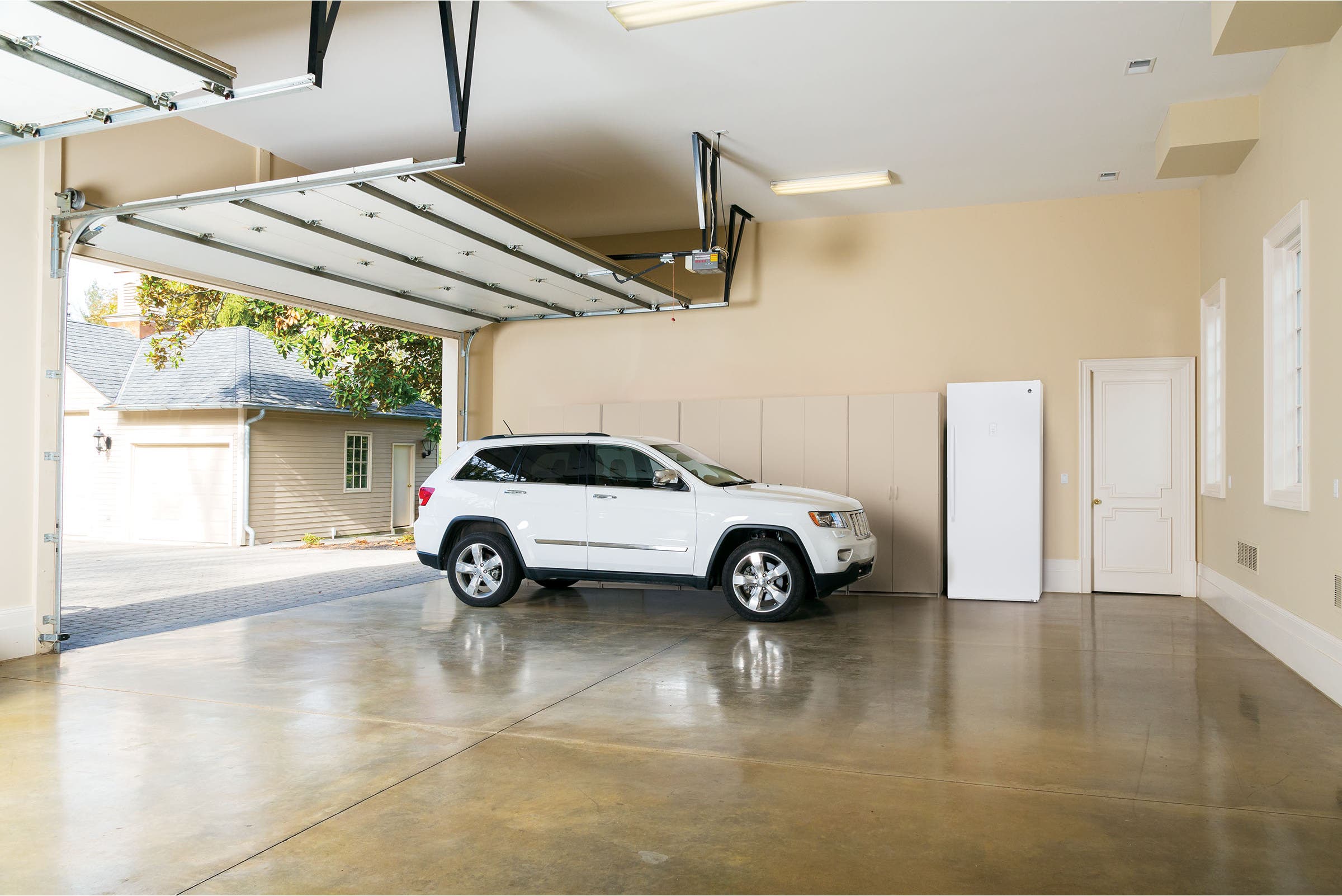 GE FUF21SMRWW White, 21.3 cu. ft. Capacity