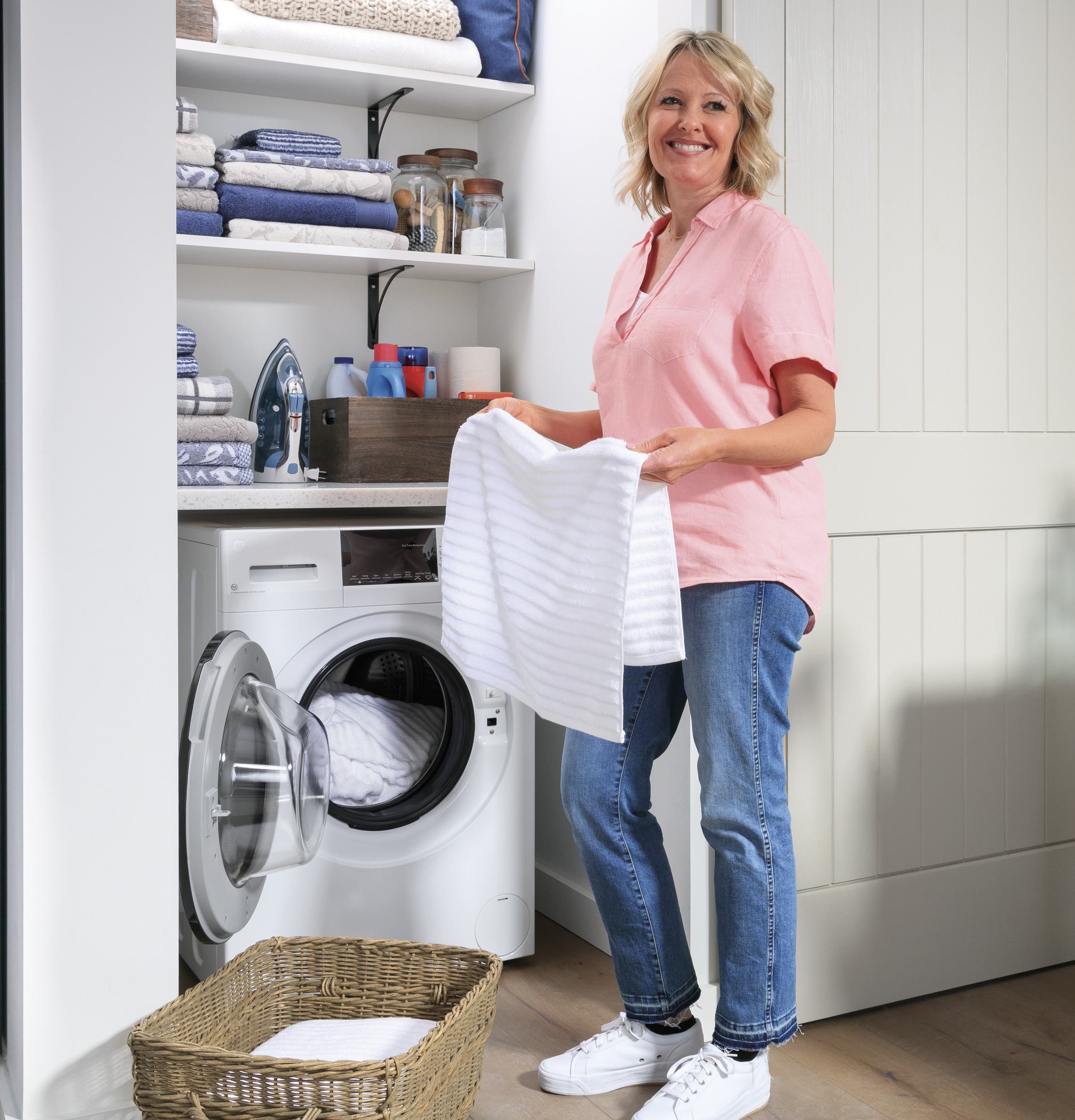 GE GFQ14ESSNWW White