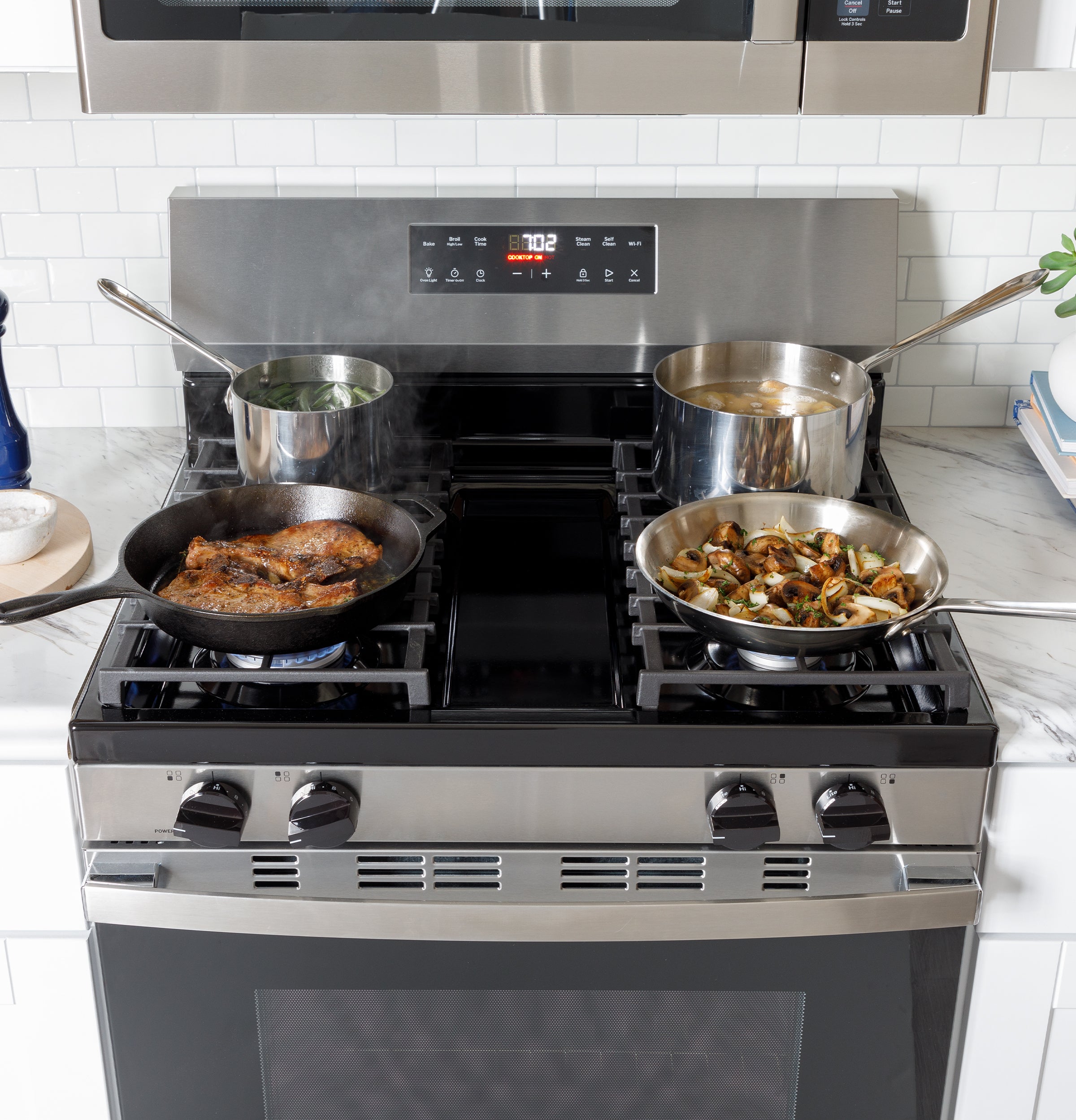 GE GGF400PVSS 30 Inch Freestanding Gas Smart Range Stainless Steel