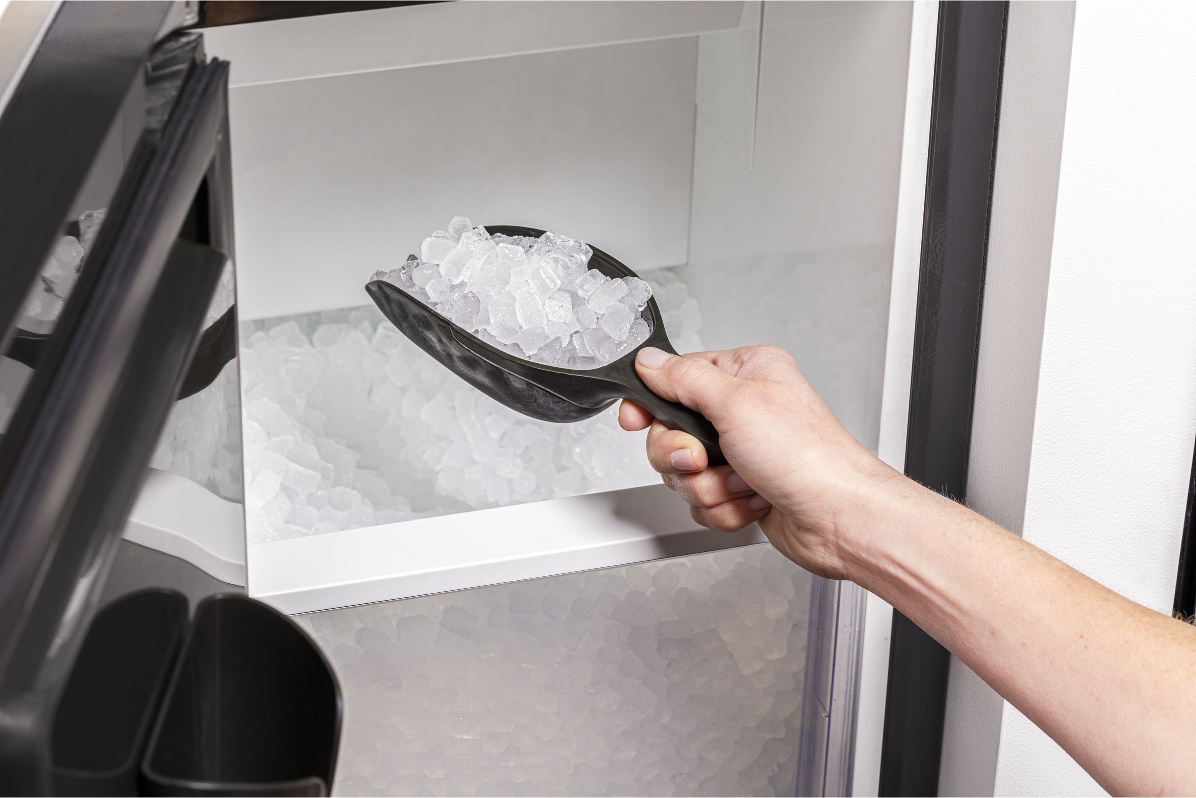 GE Ice Maker - Thumbnail 4