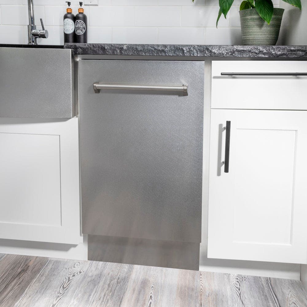 Zline DWVSN18 Durasnow With Stainless Steel Tub And 3rd Rack
