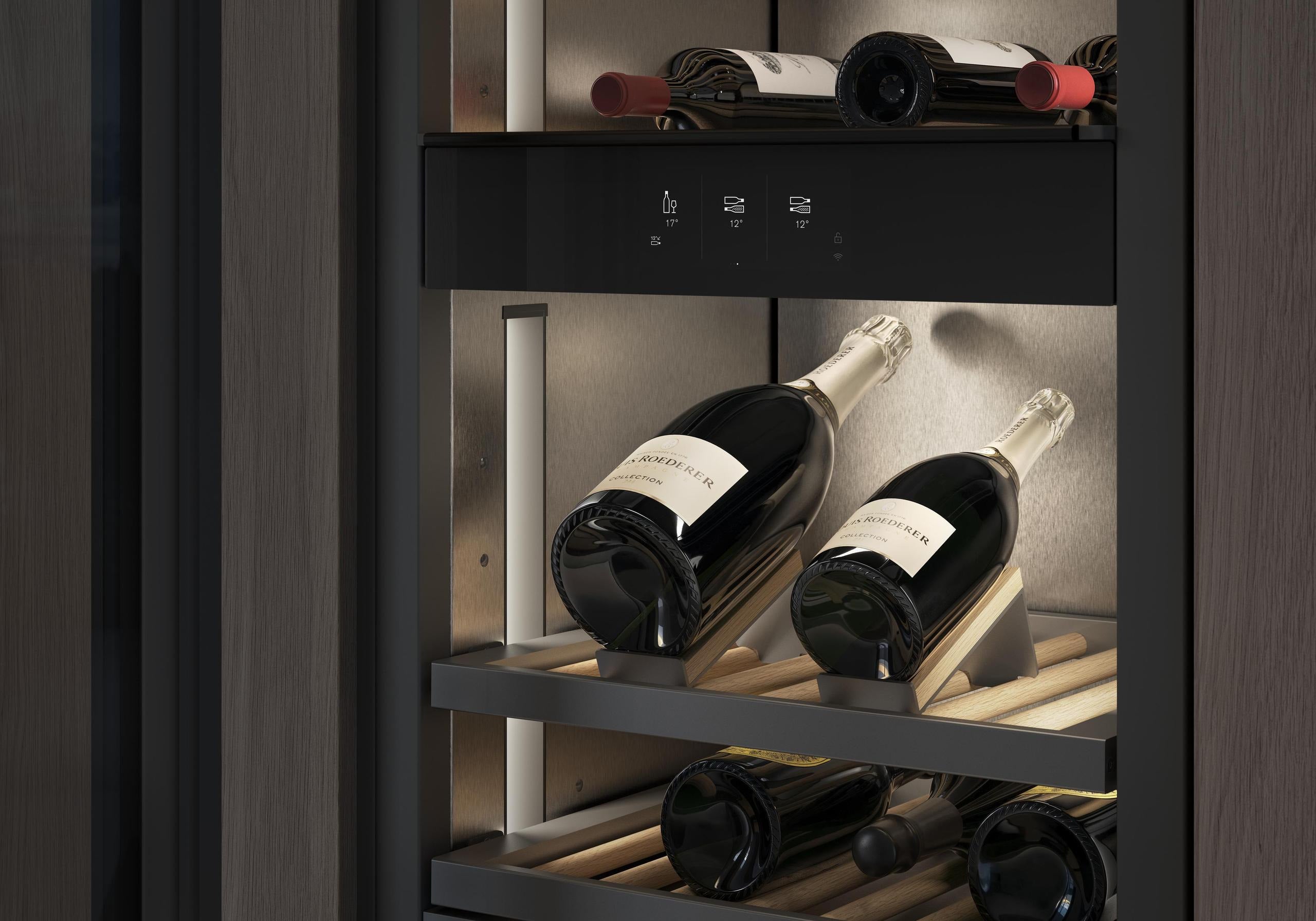 Gaggenau RVW467770 24 Inch Triple Zone Smart Wine Column Panel