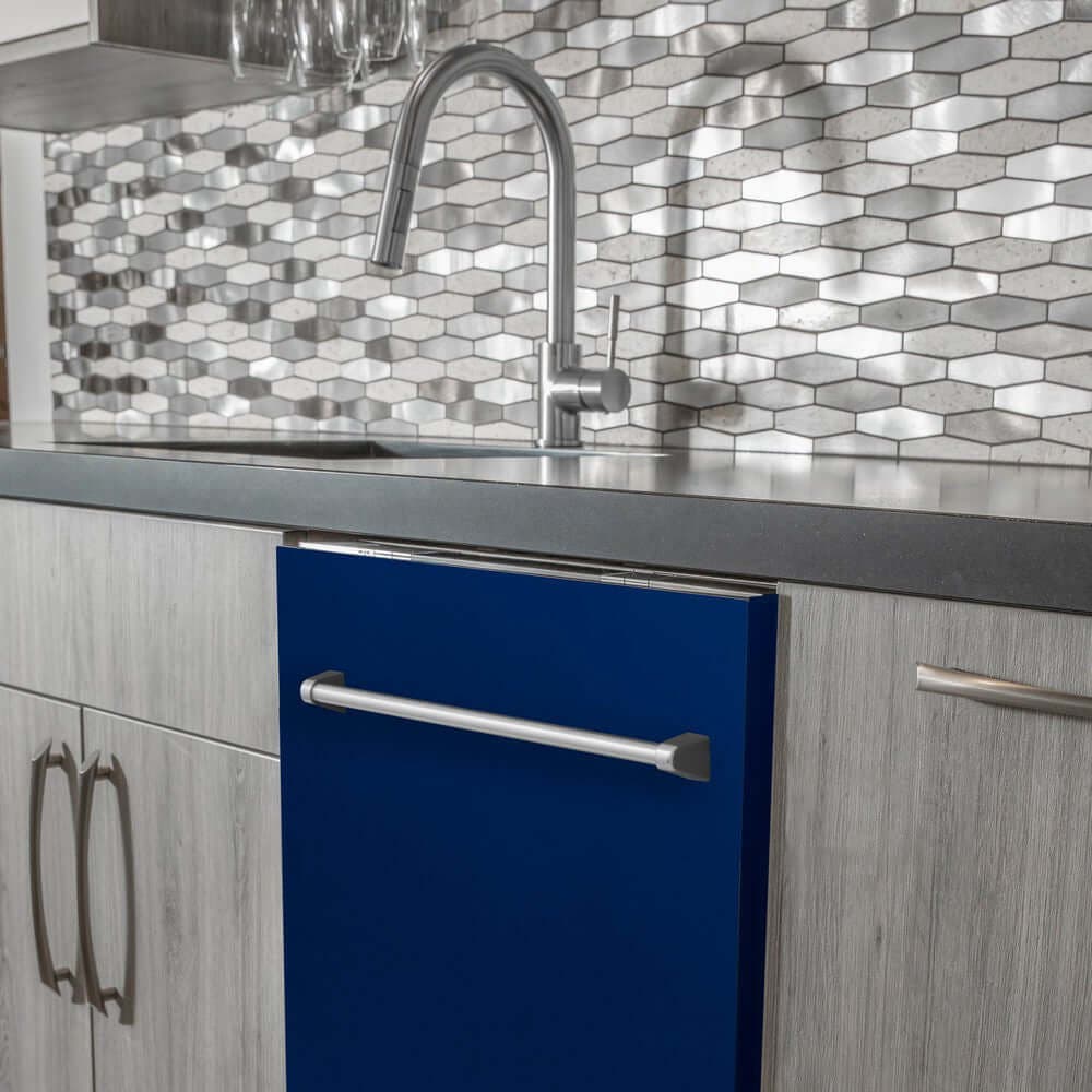 Zline DWBG24 Blue Gloss, Traditional Handle