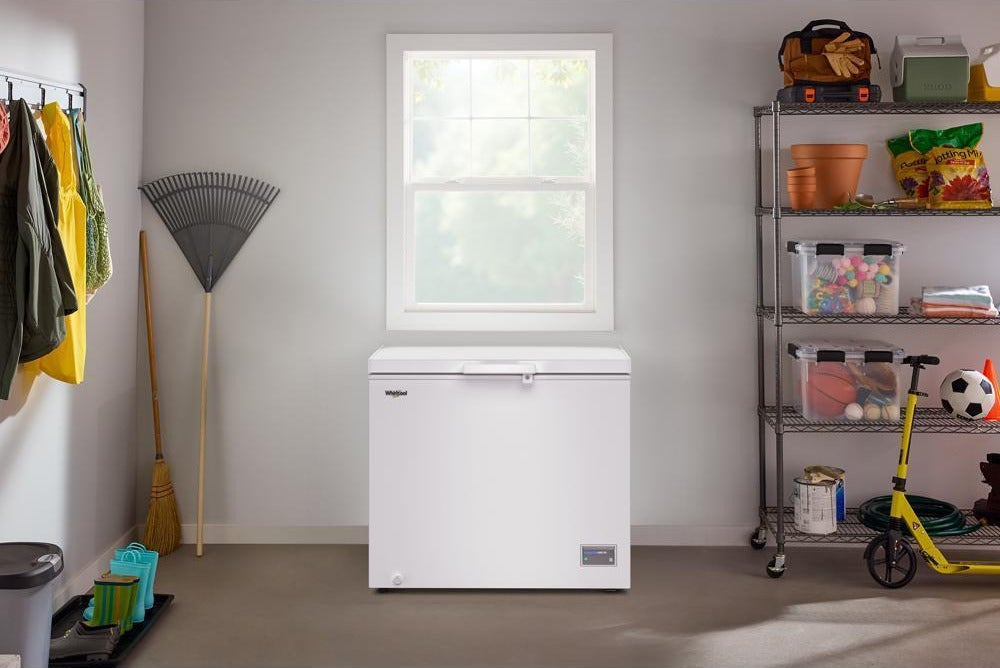 Whirlpool WZCN339TW 9 Cu. Ft. Chest Freezer: White | Plesser's