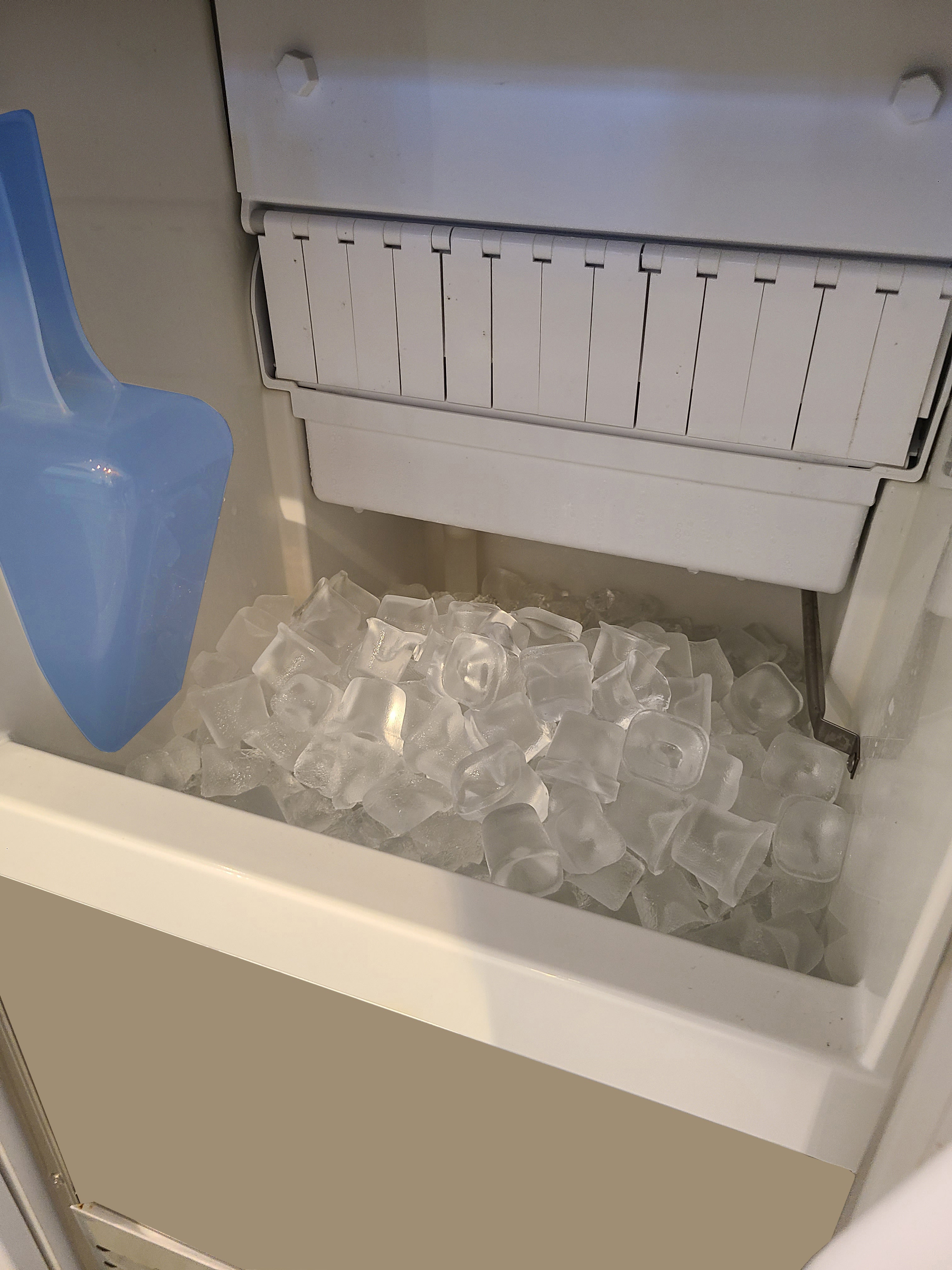XO XOUIM1565S 15 Inch Built-In Indoor/Outdoor Gourmet Ice Maker