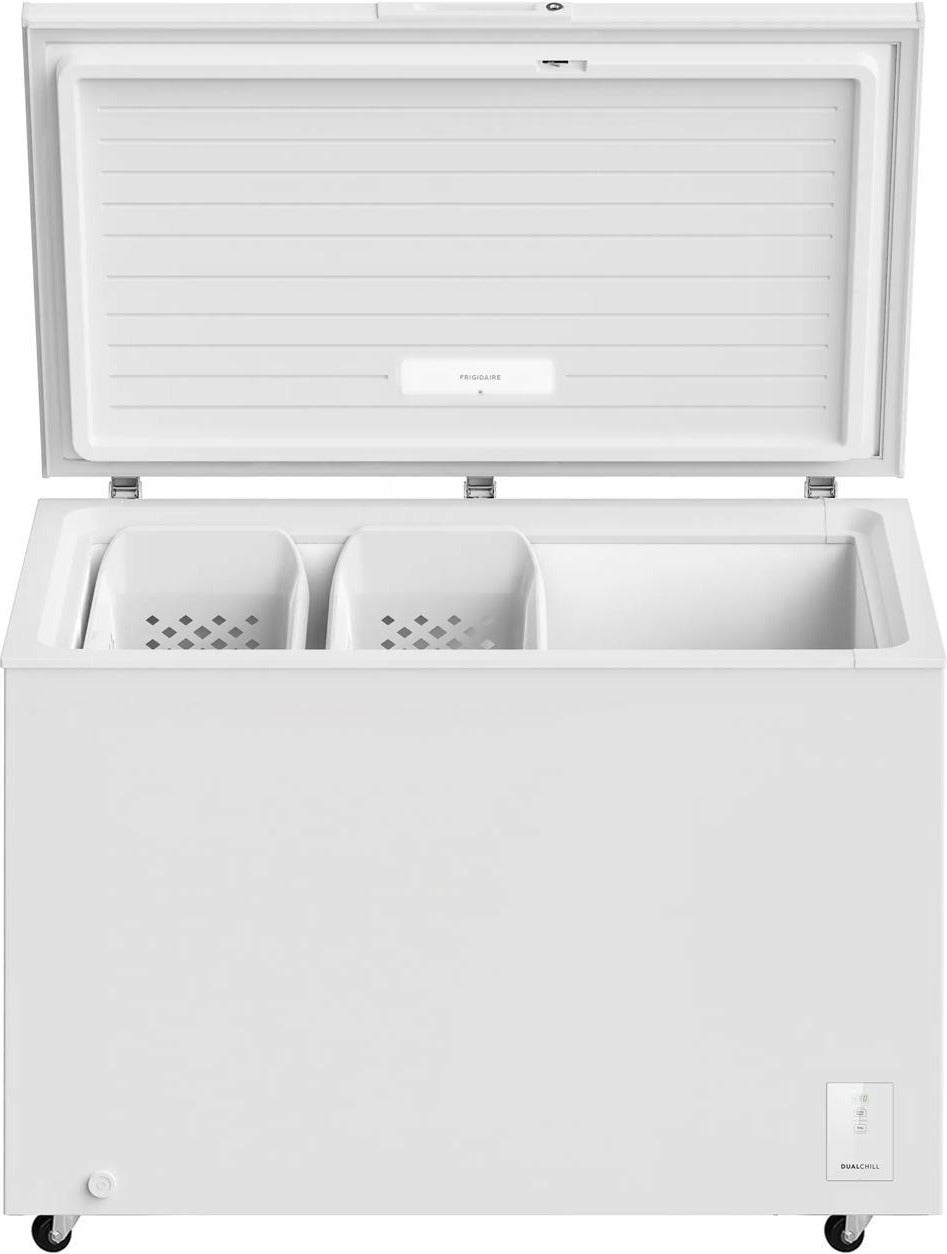 Frigidaire FFCL1562AW 15 Cu. Ft. Garage Ready Manual Defrost Chest