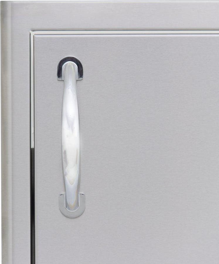 Blaze BLZSV1420R 18-Inch Single Access Door - Vertical