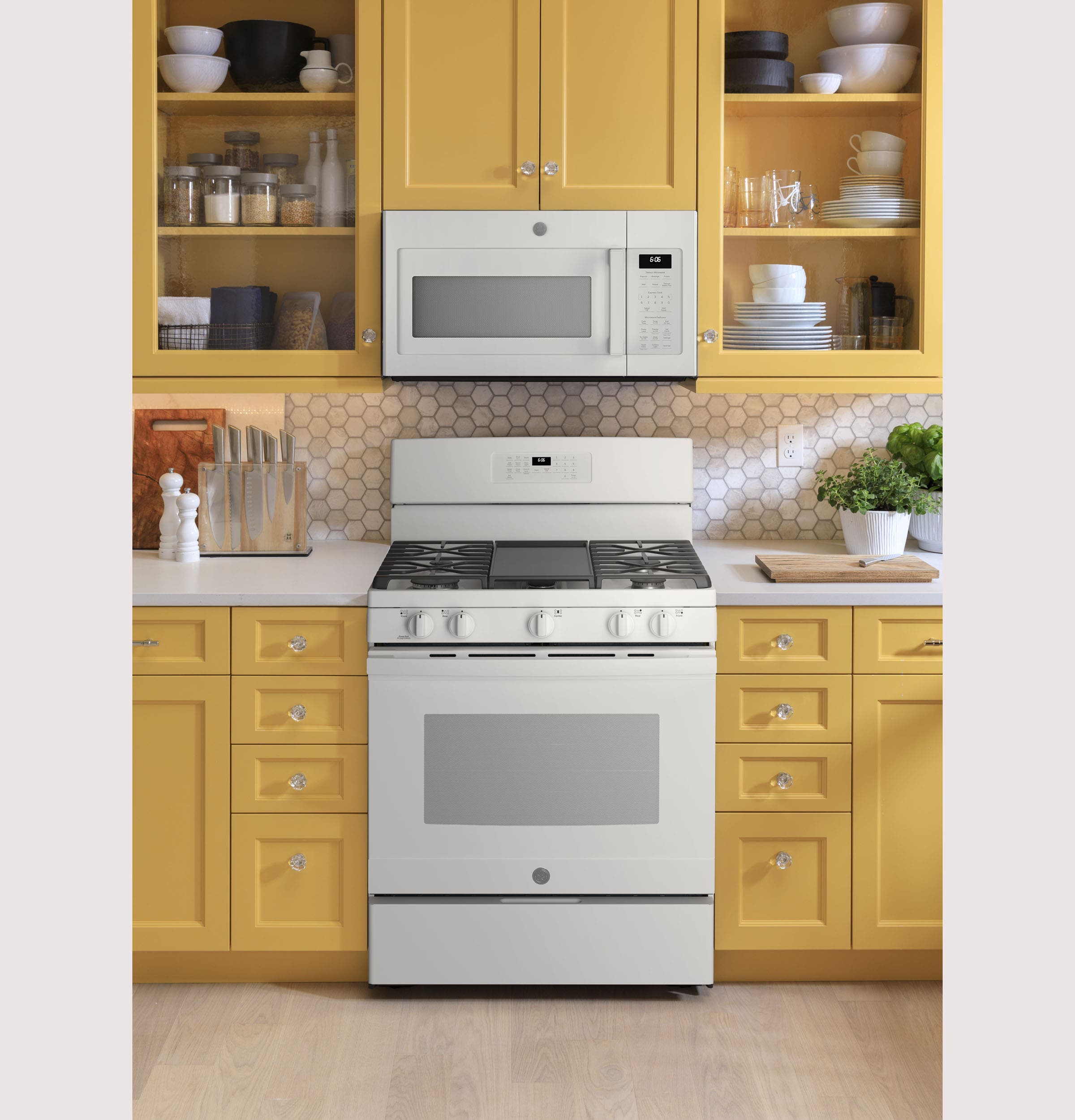 GE JGB660DPWW White