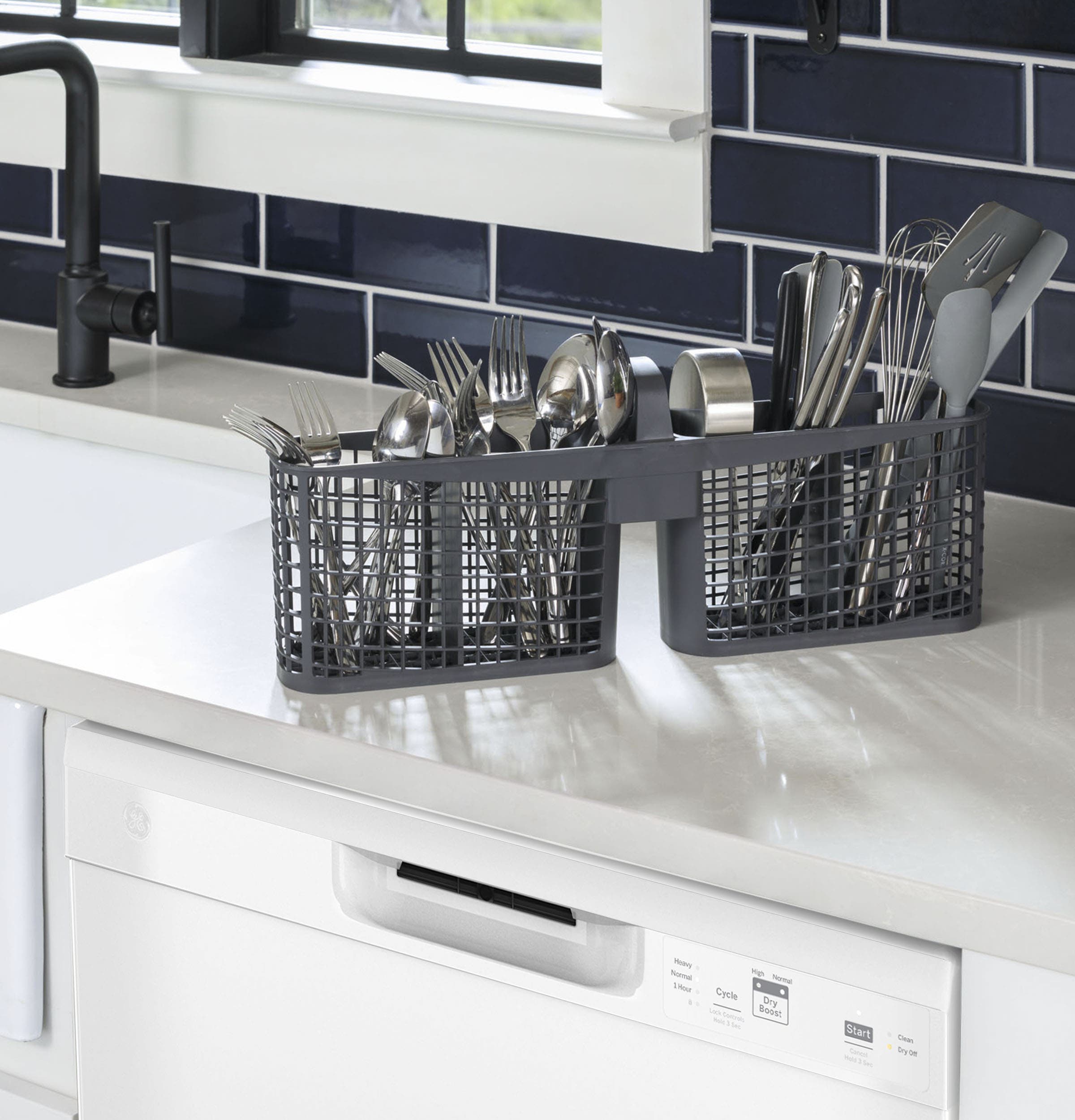 GE GDF450PGZWW White