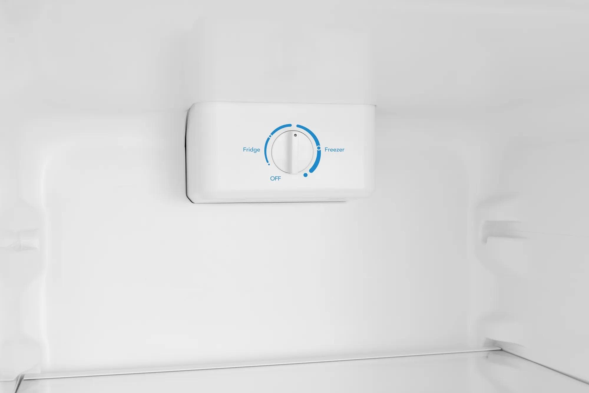 Frigidaire FFUE0726AW White
